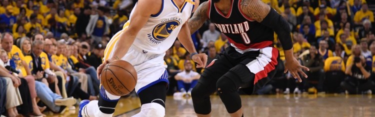 杏彩体育-弗莱：利拉德绝对值名人堂 他每年都带队季后赛 只是遇到了宇宙勇